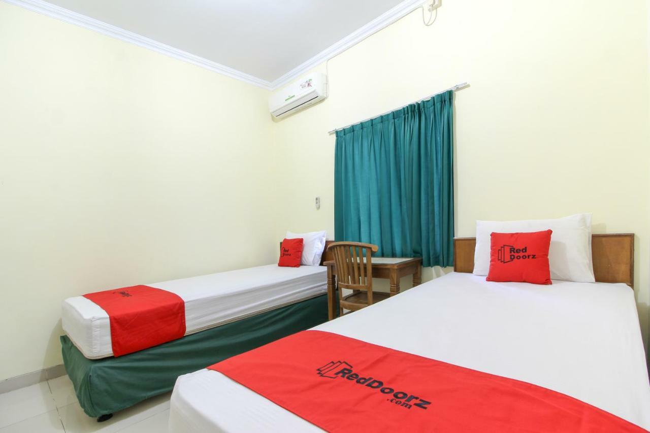 RedDoorz near Rumah Sakit Condong Catur Maguwo Buitenkant foto