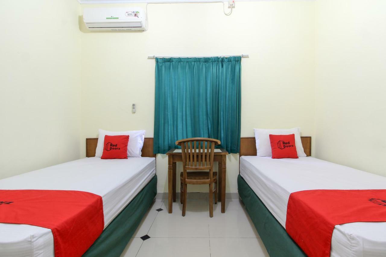RedDoorz near Rumah Sakit Condong Catur Maguwo Buitenkant foto
