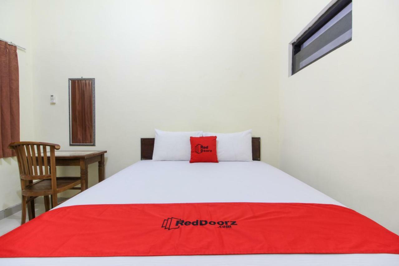 RedDoorz near Rumah Sakit Condong Catur Maguwo Buitenkant foto